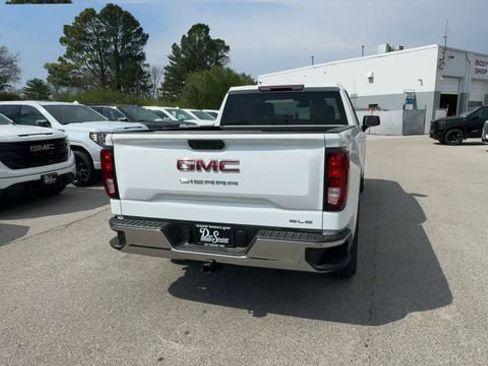 New 2026 GMC Sierra 1500 SLE image 8