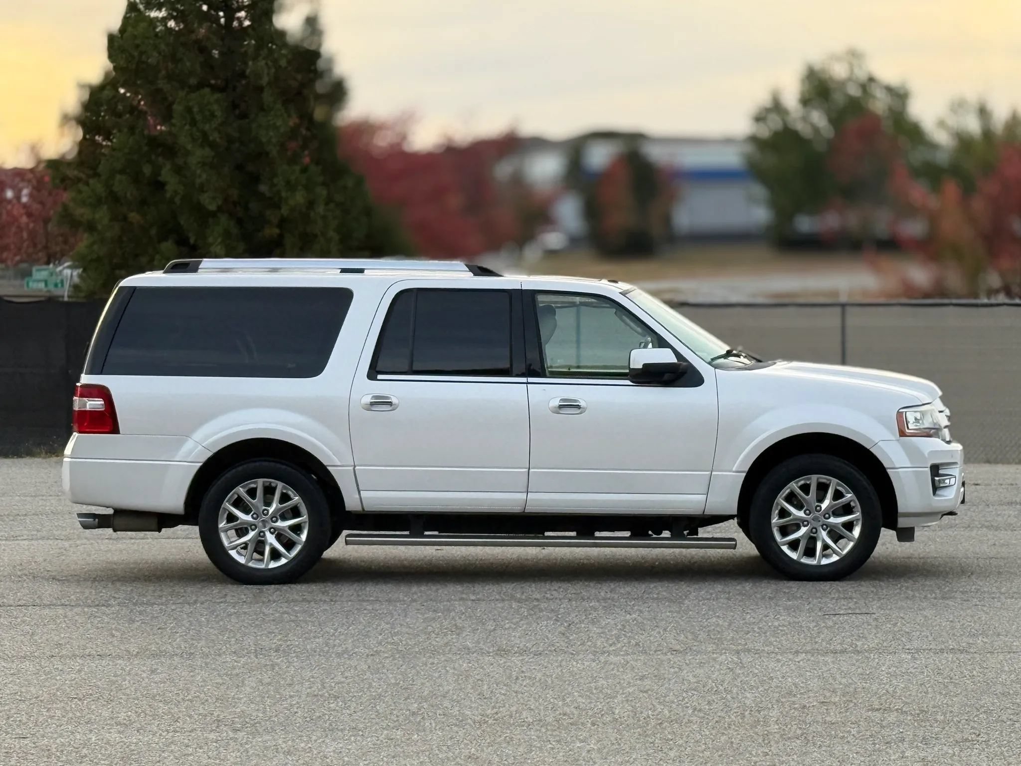 Used 2016 Ford Expedition EL Limited w/ Equipment Group 301A AWD/4WD image 7