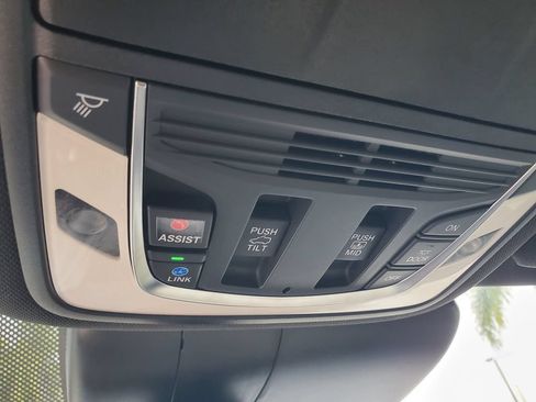 Used 2025 Acura RDX SH-AWD image 33