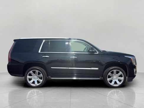 Used 2020 Cadillac Escalade Premium Luxury AWD/4WD image 2