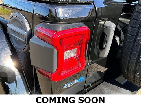 Used 2022 Jeep Wrangler Unlimited Sahara image 29