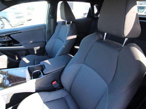 Used 2025 Subaru Solterra Premium image 12