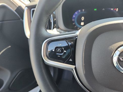 Used 2023 Volvo XC60 B5 Plus w/ Protection Package Premier image 21