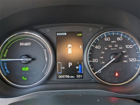 Used 2018 Mitsubishi Outlander GT image 38