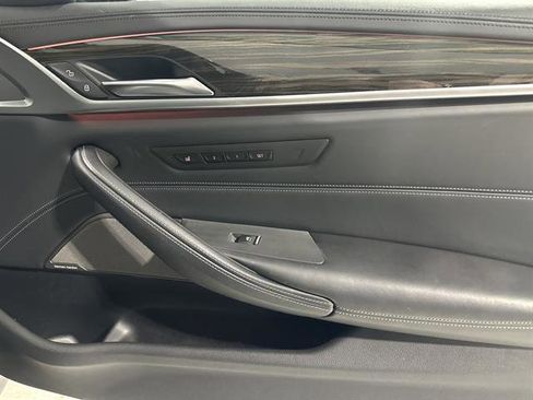 Used 2020 BMW M550i xDrive image 39