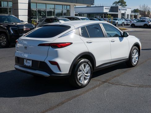 New 2026 Buick Envista Preferred image 3