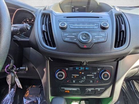 Used 2018 Ford Escape SE image 16