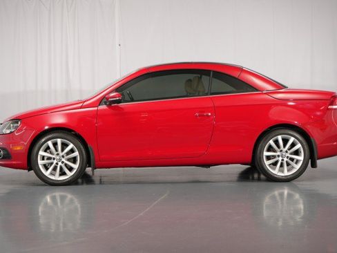 Used 2013 Volkswagen Eos Komfort FWD image 4