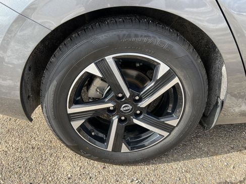 Used 2024 Nissan Sentra SV image 39