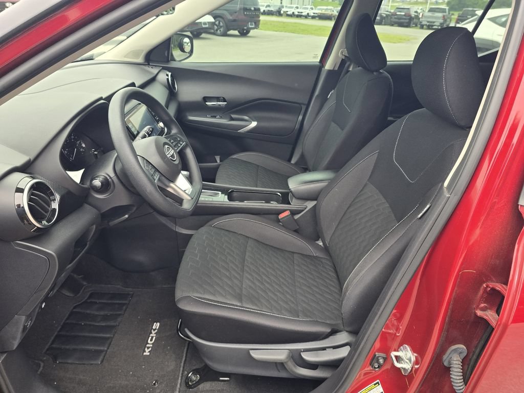 Used 2024 Nissan Kicks SV w/ Interior Electronics Package FWD image 13