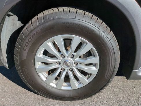 Used 2017 Nissan Armada SV image 10