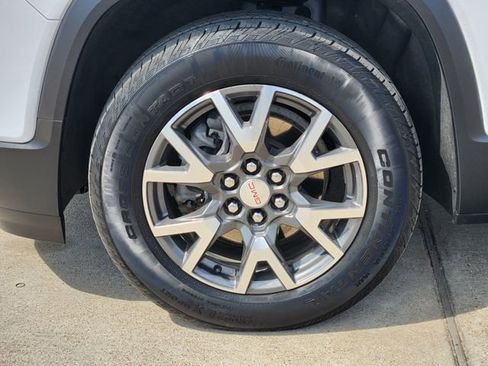 Certified 2023 GMC Acadia SLE w/ Driver Convenience Package image 10