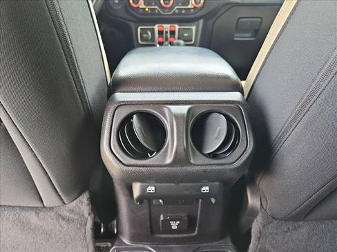 Used 2021 Jeep Gladiator Sport AWD/4WD image 18