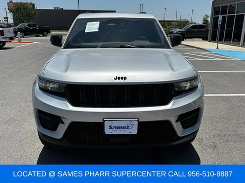 Used 2024 Jeep Grand Cherokee Altitude RWD image 4
