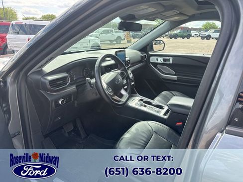 Used 2023 Ford Explorer Limited w/ Limited Technology Package AWD/4WD image 29