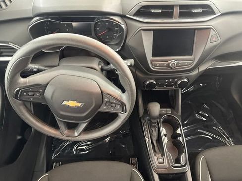 Used 2023 Chevrolet TrailBlazer LT FWD image 24