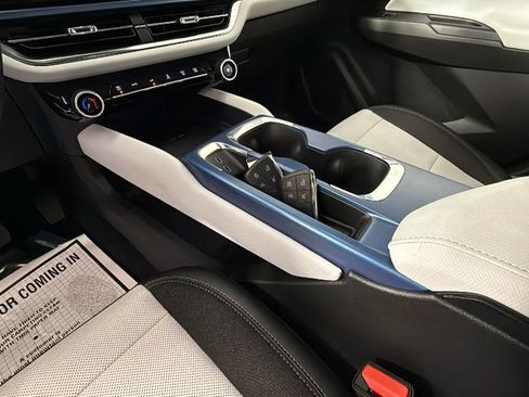 Used 2025 Chevrolet Equinox EV LT image 24