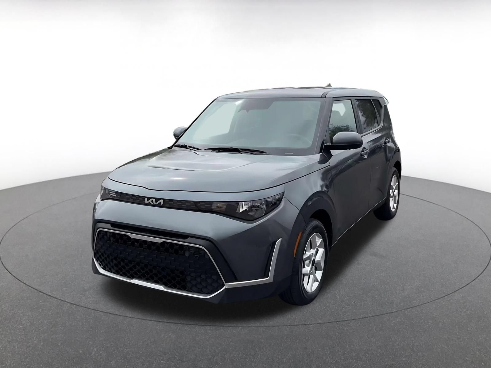 Used 2025 Kia Soul LX w/ LX Technology Package FWD image 6