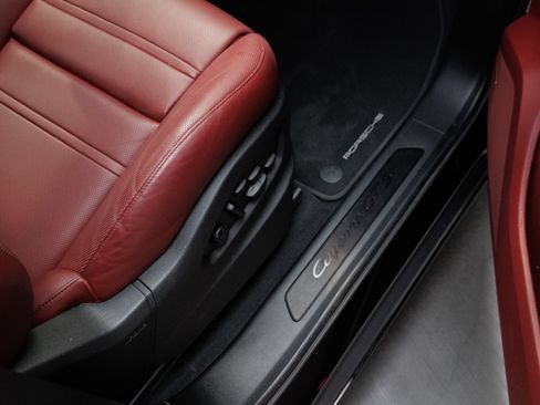 Certified 2022 Porsche Cayenne GTS AWD/4WD image 41
