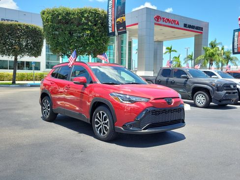Used 2023 Toyota Corolla Cross AWD Hybrid image 2