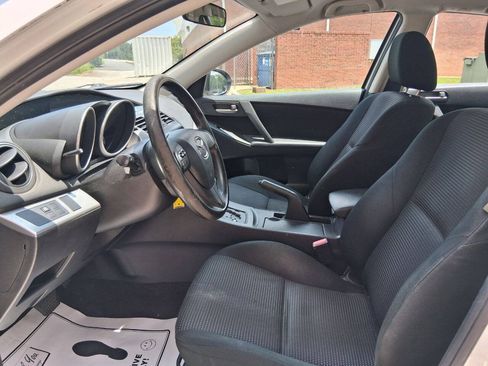 Used 2013 MAZDA MAZDA3 i SV FWD image 9