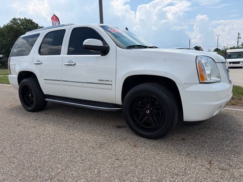 Used 2014 GMC Yukon Denali AWD/4WD image 1