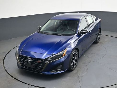 Used 2024 Nissan Altima 2.5 SR FWD image 30