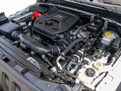 Used 2018 Jeep Wrangler Unlimited Sahara image 55