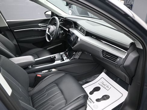 Used 2024 Audi Q8 e-tron Prestige w/ Prestige Package image 34