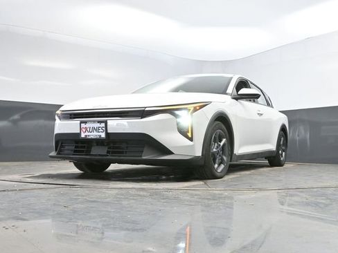 Used 2025 Kia K4 FWD image 48