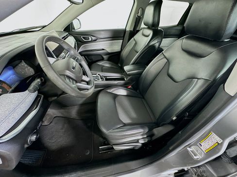 Used 2022 Jeep Compass Latitude image 13