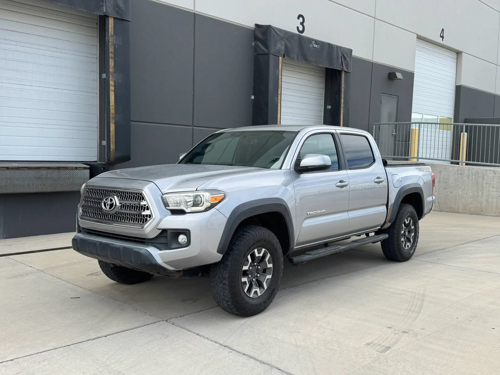 Used 2016 Toyota Tacoma TRD Off-Road w/ Towing Package AWD/4WD image 1