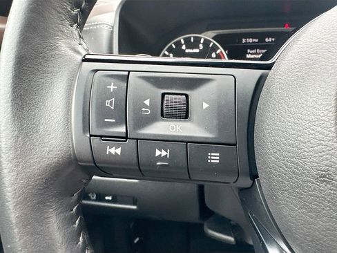 Used 2023 Nissan Rogue SV w/ SV Premium B Package image 9