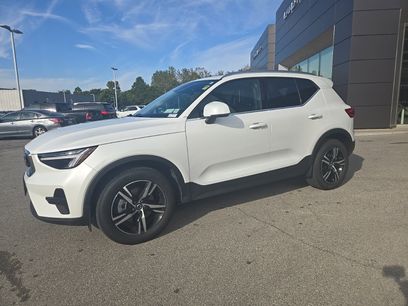 Certified 2025 Volvo XC40 B5 Core