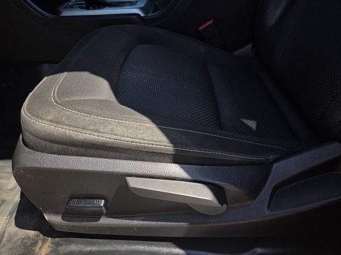 Used 2022 Chevrolet Colorado LT w/ Fleet Safety Package RWD image 16