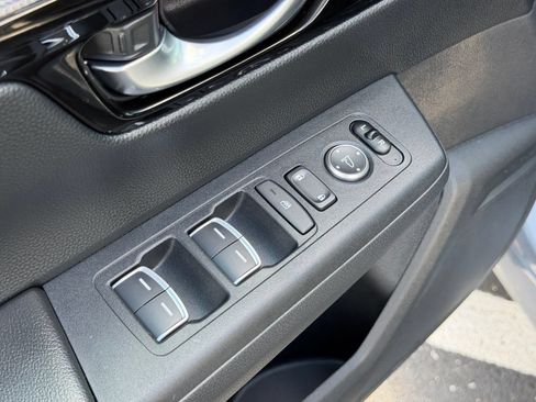 Used 2025 Honda CR-V EX-L image 13