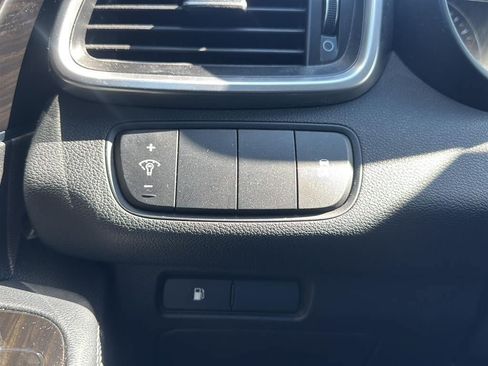 Used 2020 Kia Sorento AWD V6 image 34