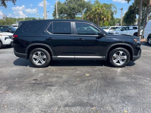 Used 2025 Honda Pilot EX-L image 7