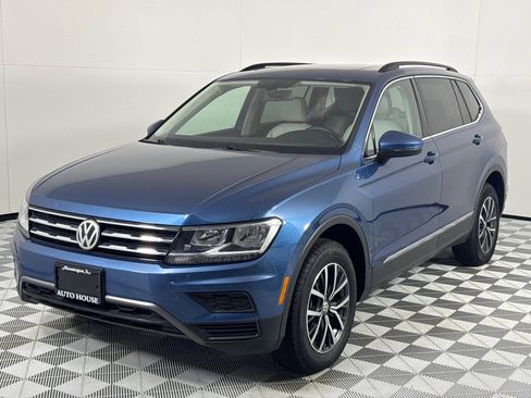 Used 2020 Volkswagen Tiguan SE w/ Panoramic Sunroof Package image 11