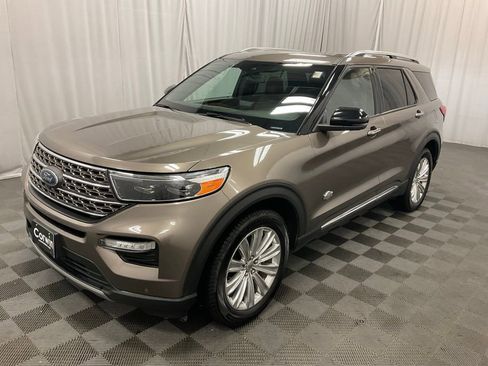 Used 2021 Ford Explorer King Ranch w/ Premium Technology Package image 12