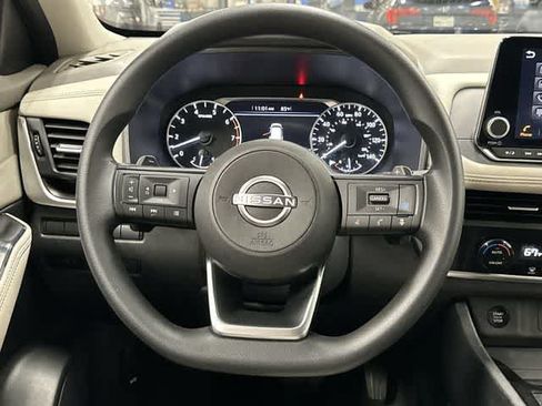Used 2024 Nissan Rogue SV AWD/4WD image 15