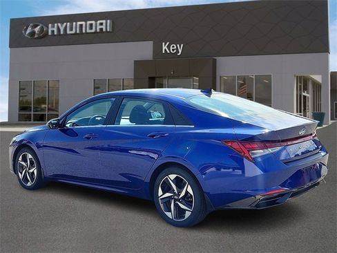 Certified 2023 Hyundai Elantra Limited image 4