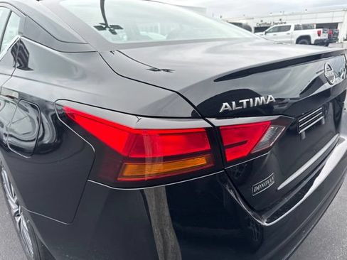 Used 2025 Nissan Altima 2.5 SV FWD image 22