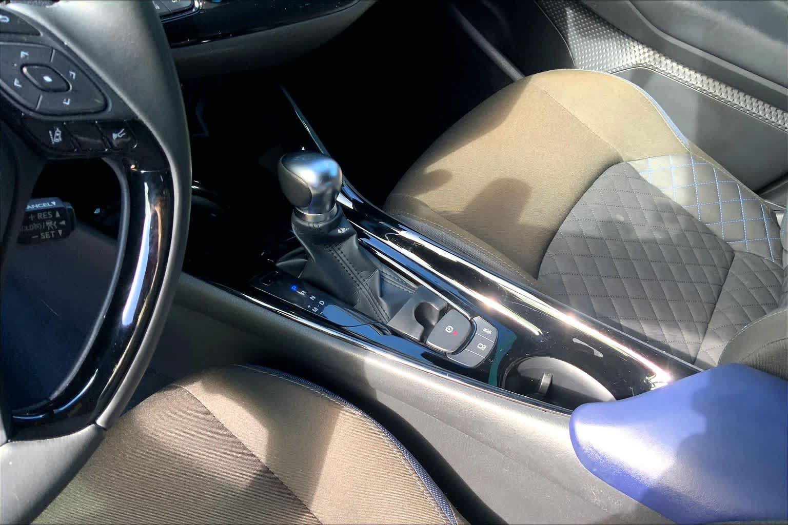 Used 2021 Toyota C-HR XLE FWD image 16