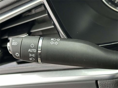 Used 2025 Cadillac XT6 Premium Luxury image 26