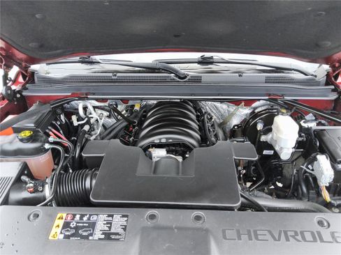 Used 2018 Chevrolet Suburban LS w/ All-Season Package AWD/4WD image 13