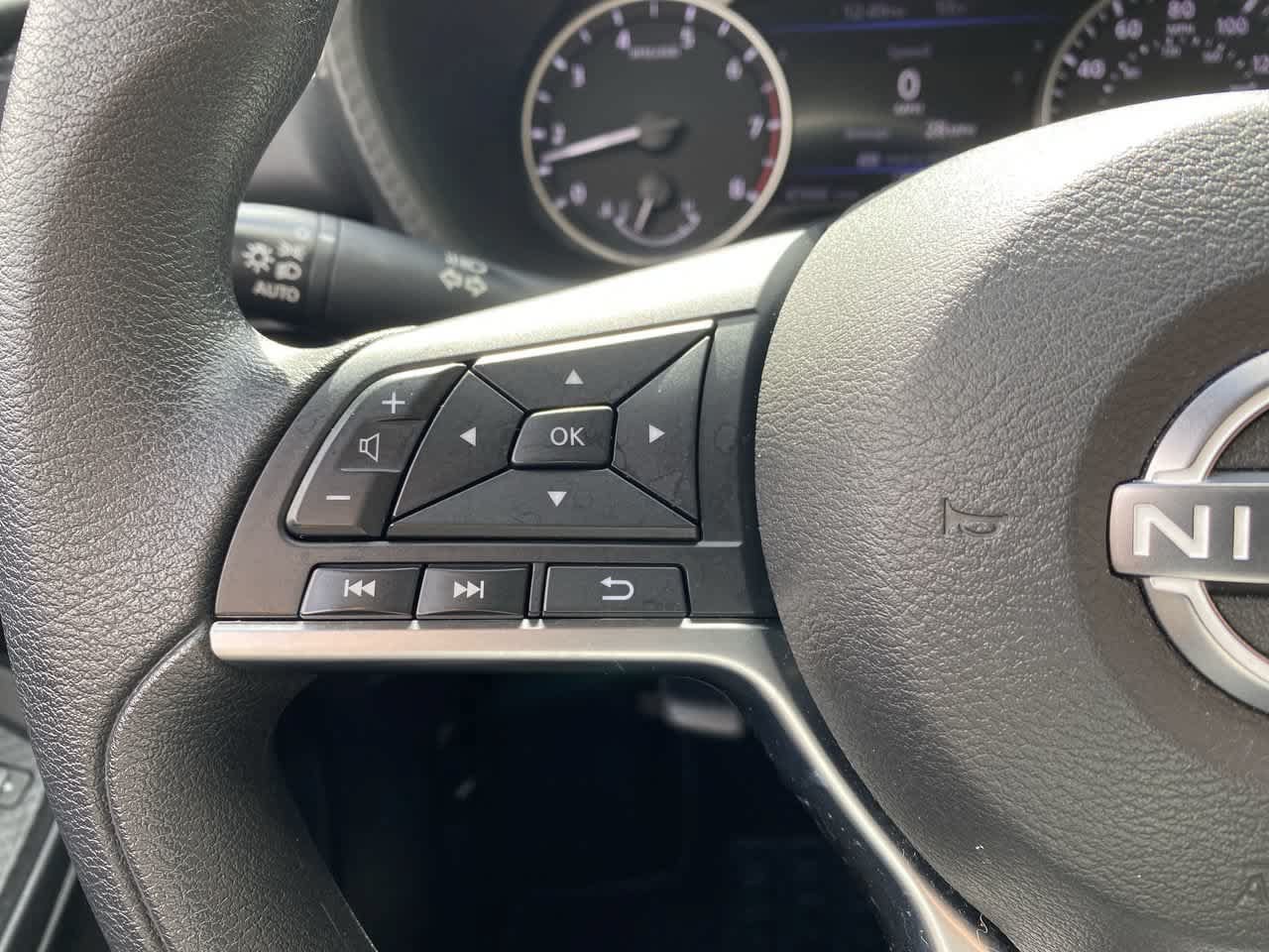Used 2024 Nissan Sentra SV FWD image 21