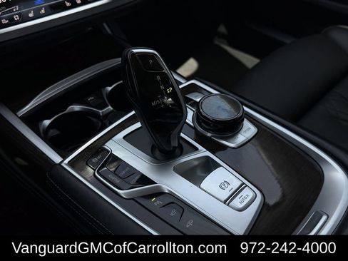 Used 2022 BMW 750i xDrive AWD/4WD image 19