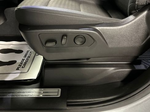 Used 2025 Chevrolet Silverado 1500 LT image 13