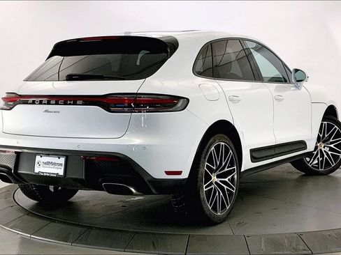 Used 2023 Porsche Macan AWD/4WD image 12